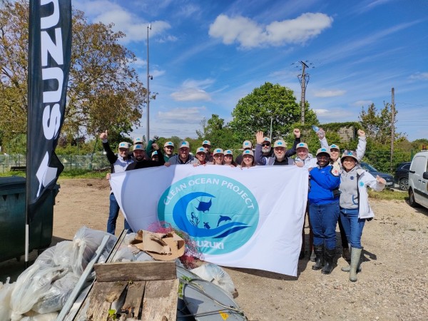 Clean_Up_Campaign_Suzuki___la_collecte_des_dechets_un_eternel_recommencement_Clean_Up_Campaign_Suzuki__-_la_collecte_des_dechets_un_eternel_recommencement ©