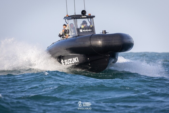 La_Solitaire_du_Figaro_Paprec___une_edition_haute_en_couleur__suzuki_marine_La_Solitaire_du_Figaro_Paprec__-_une_edition_haute_en_couleur_suzuki_marine ©