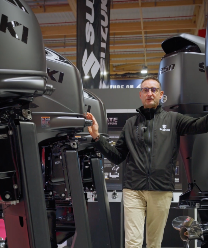 Stealth_line_Suzuki_une_gamme_de_moteurs_a_la_couleur_exclusive__Stealth_line_Suzuki_une_gamme_de_moteurs_a_la_couleur_exclusive_ ©